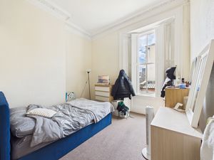 Flat 2- click for photo gallery